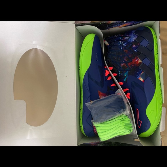 MB.01 Galaxy - Picture 2 of 2